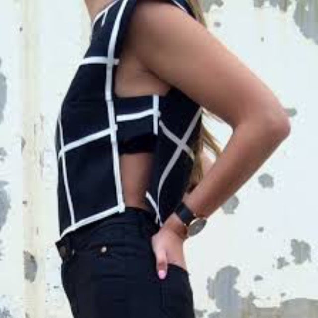 Grid Pattern Side-Split Top